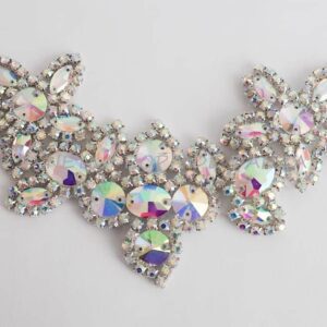 Tira de Pasamanería Plateada con Flores y Brillantes Crystal Aurora Boreal