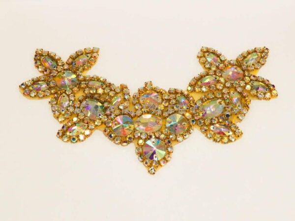 Tira de Pasamanería Dorada con Flores y Brillantes Crystal Aurora Boreal