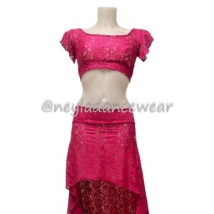 Detalle del diseño elegante del conjunto Sakina en encaje fucsia para danza oriental.