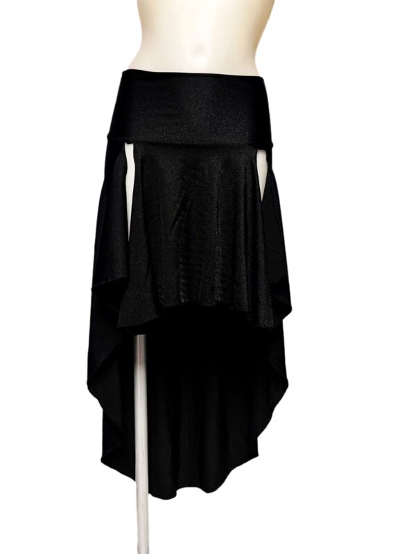 Falda de ensayo para danza del vientre negra, diseño elegante y fluido.