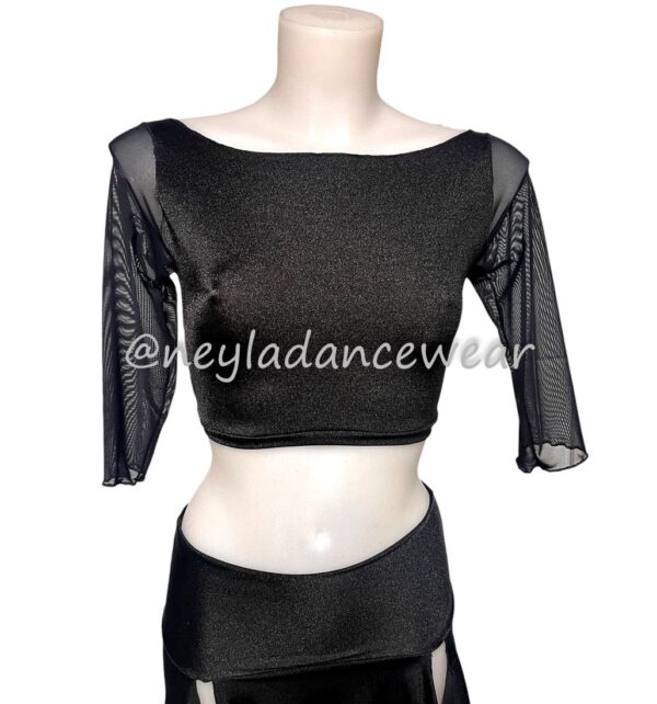 Top corto Batula de lycra negra con mangas de tul 3/4, diseño elegante y cómodo para danza del vientre