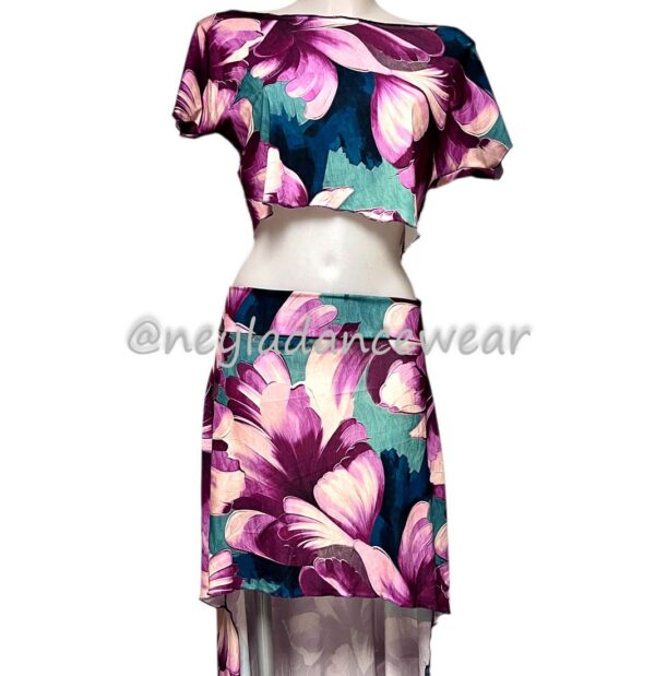 Detalle del tejido y estampado del conjunto de danza del vientre Layla