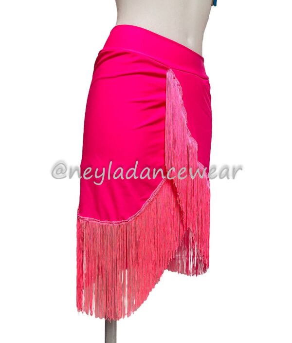 Falda fucsia con flecos para danza del vientre.